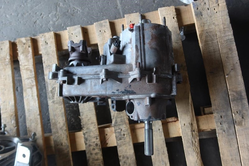 1987-1995 Jeep Wrangler YJ OEM NP231 Transfer Case Assembly 53008210