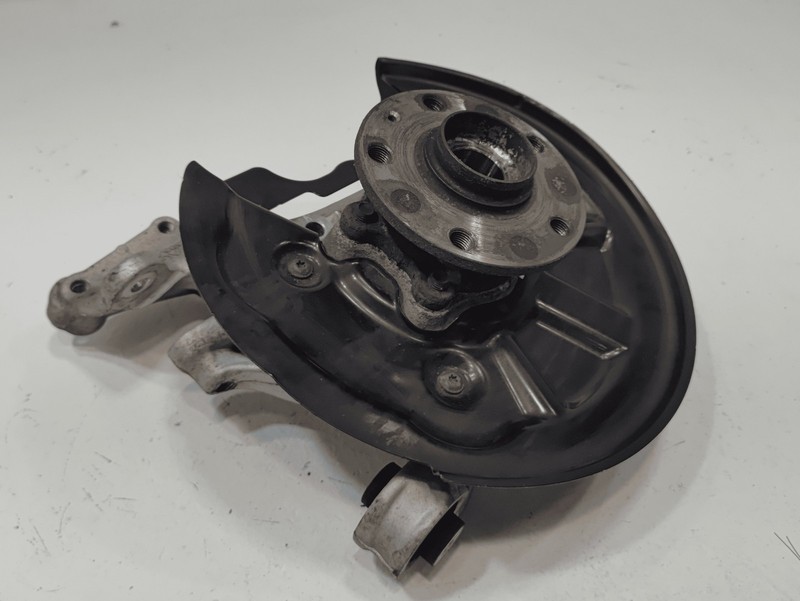 2018-2025 VOLKSWAGEN ATLAS REAR LEFT DRIVER SIDE SPINDLE KNUCKLE HUB OEM