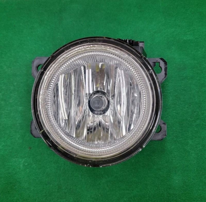2018 - 2021 HONDA CIVIC FRONT FOG LAMP HALOGEN RIGHT RH 33900-T5R-A010 OEM