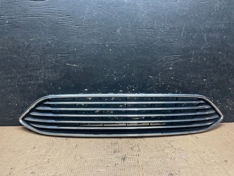 2015 to 2018 Ford Focus Front Upper Grille GrillOem Z6087 DG