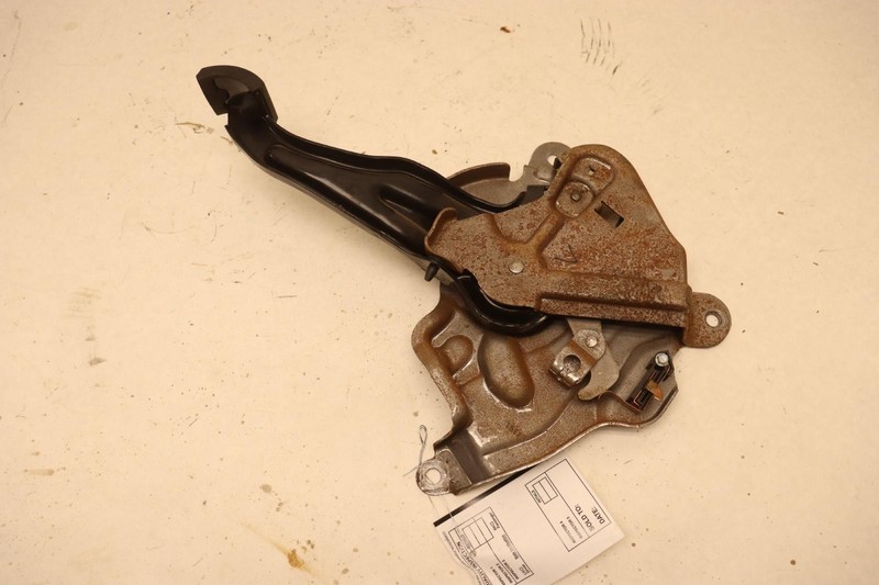 2011-2014 CHEVY SUBURBAN 1500 PARKING EMERGENCY BRAKE PEDAL LEVER OEM
