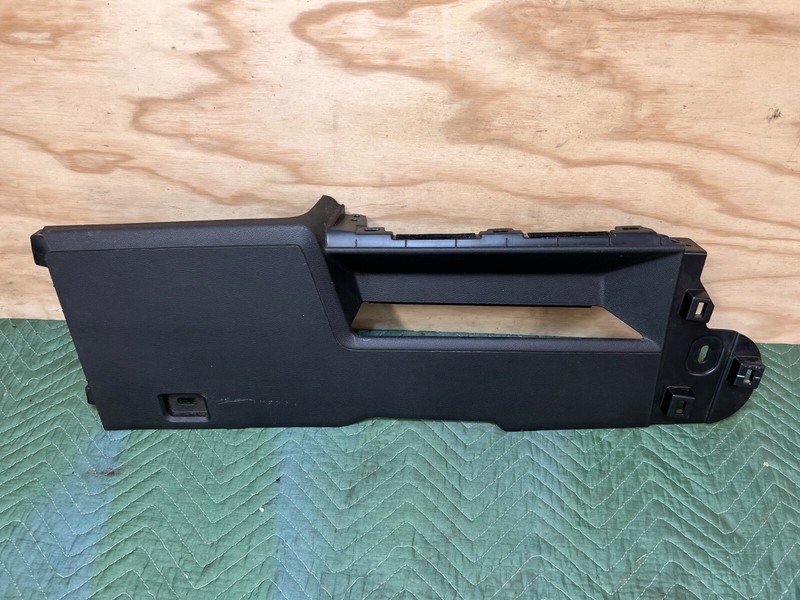 ✅ 13-18 RAM 1500 FRONT CENTER CONSOLE LOWER RIGHT SIDE SKIRT PANEL TRIM OEM