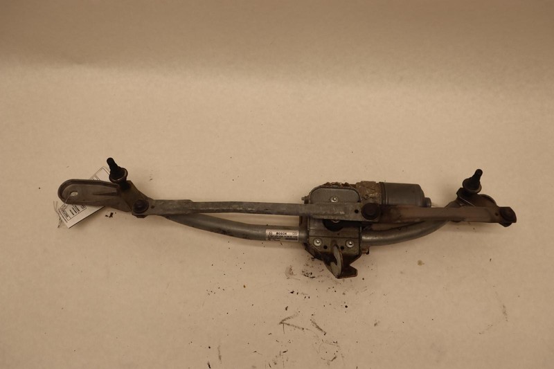 2011-2016 BMW 535I F10 FRONT WINDSHIELD WIPER MOTOR TRANSMISSION LINKAGE OEM