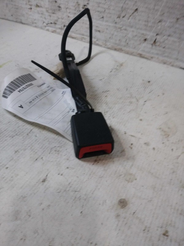 2021 Hyundai Venue OEM Used Red Driver Seat Belt Buckle 104K Miles