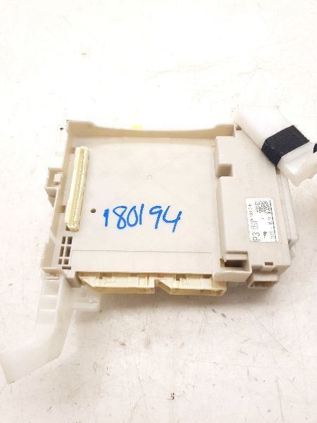 11 12 13 LEXUS CT200H 1.8L 4CYL DRIVER SIDE CABIN FUSE JUNCTION BOX ASSEMBLY