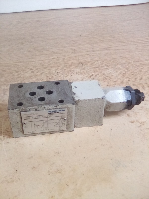 Mannesmann Rexroth ZDB 6VP2-42/100V Hydraulic Relief Valve