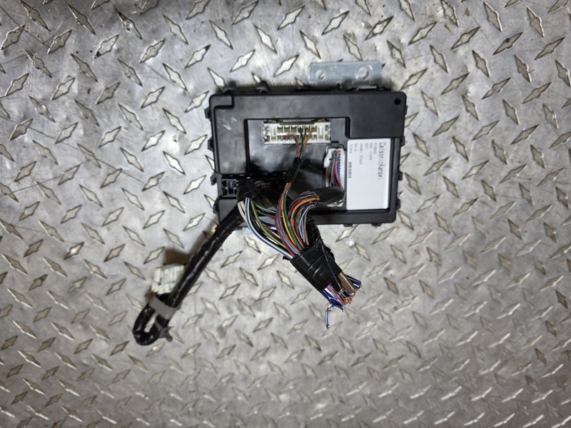 2004-2006 Nissan Pathfinder Armada ecm ecu computer 284B1 ZC40A