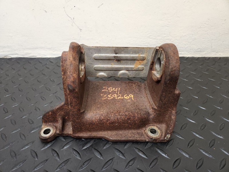 08-10 Ford F250SD 6.4L Left Driver Engine Mount Bracket OEM 7C3Z-6031-CA