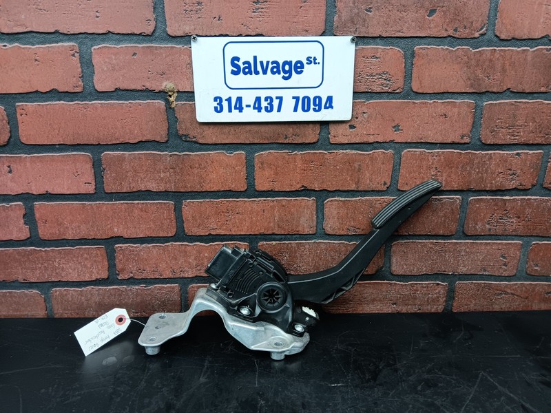 2010 Land Rover Range Rover Gas Accelerator Pedal Assembly ah22 9f836 aa