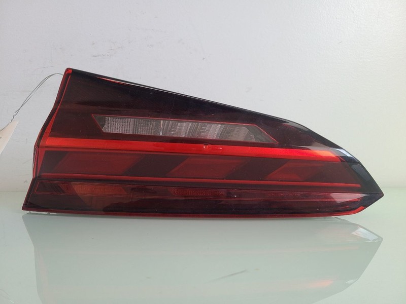 Passenger Tail Light Lid Mounted Fits 2022 Audi A5 579566