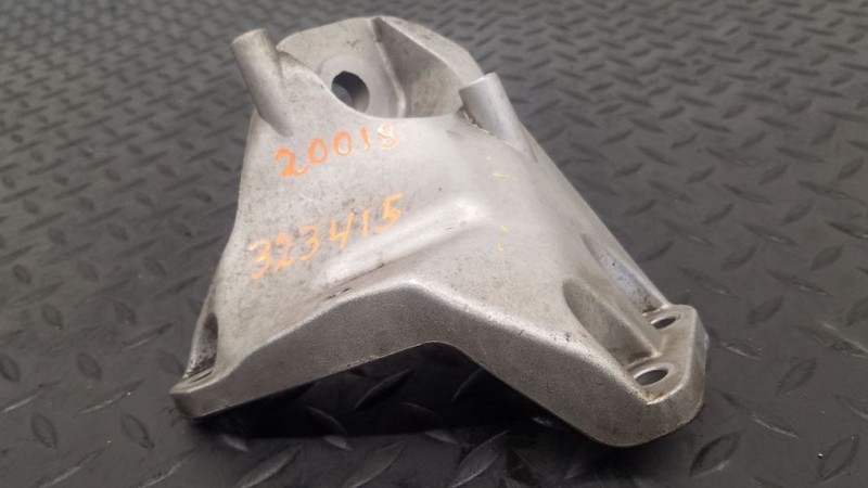 05-09 Audi A4 2.0L Left Driver Trans Mount Bracket OEM 8E0-399-113-P