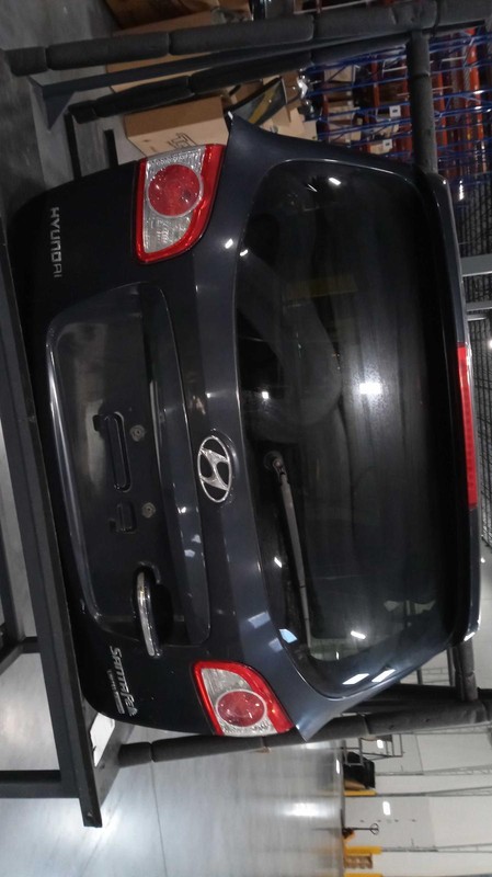 2011 Hyundai Santa Fe Right Blue Tail Light Assembly OEM 481766 Used 115k