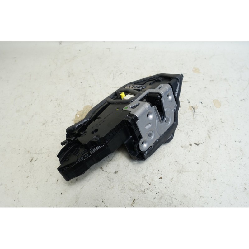 19-25 BMW G20 3-Series G22 4-Series Right Front Passenger Door Latch Lock OEM