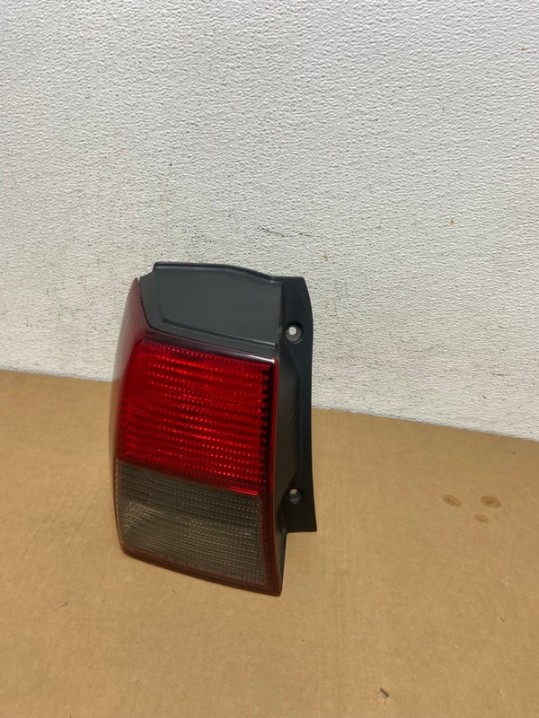 2006-2010 Mitsubishi Endeavor Left Driver Lh Tail Light Oem AD2561 LK