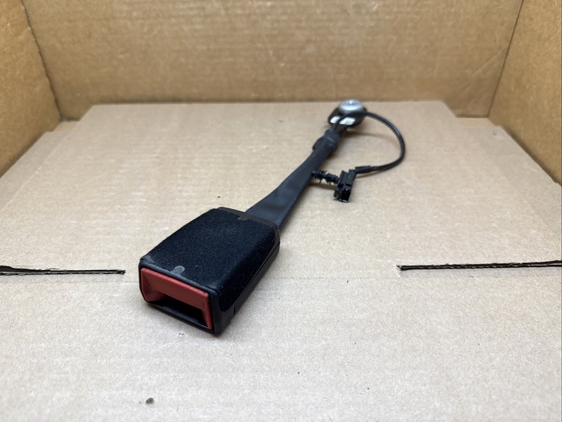 2014-2020 Chevrolet Impala Front Left Driver Side Seat Belt Seatbelt Buckle
