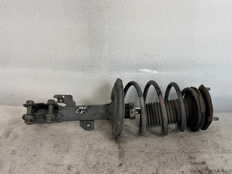 2005 Lexus ES330 Front Driver Left Strut OEM 112k Miles #020