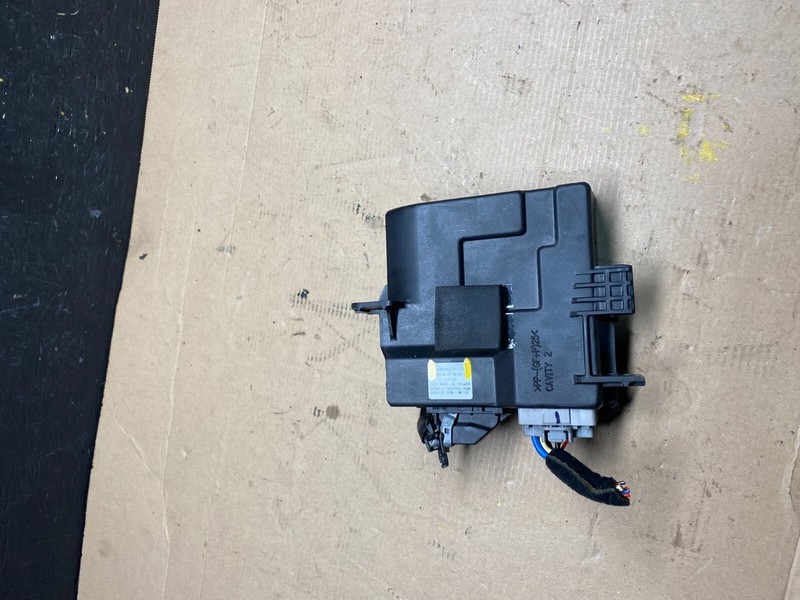 2006-2014 Kia Sedona Entourage Power Sliding Door Control Module N7378 DG