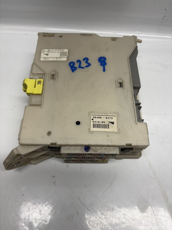 06-09 Lexus Is250 Is350 OEM In-dash fuse box w/ fuses Part # 82730-53050