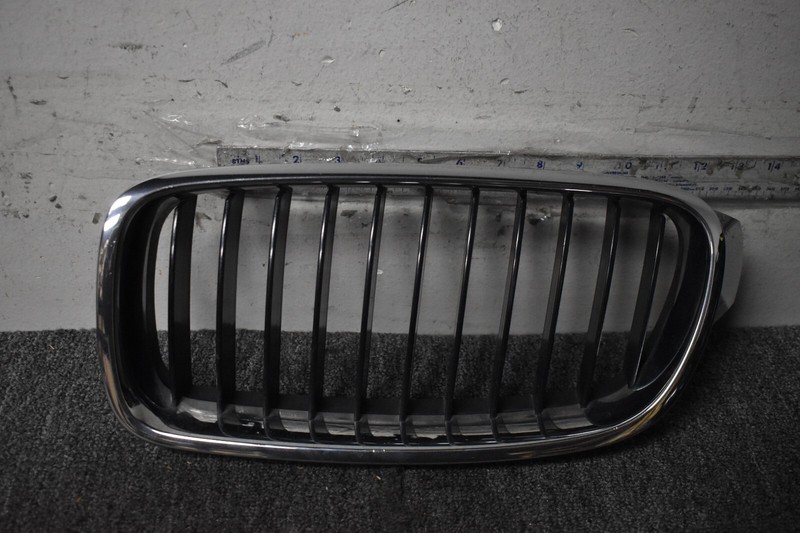 2012-2015 BMW 328I GRILLE LEFT SIDE FACTORY OEM