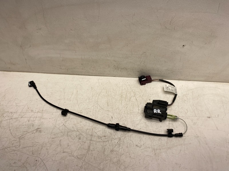 2016-2019 BMW X1 RIGHT REAR SEAT UNLOCKING CONTROL ACTUATOR MODULE OEM
