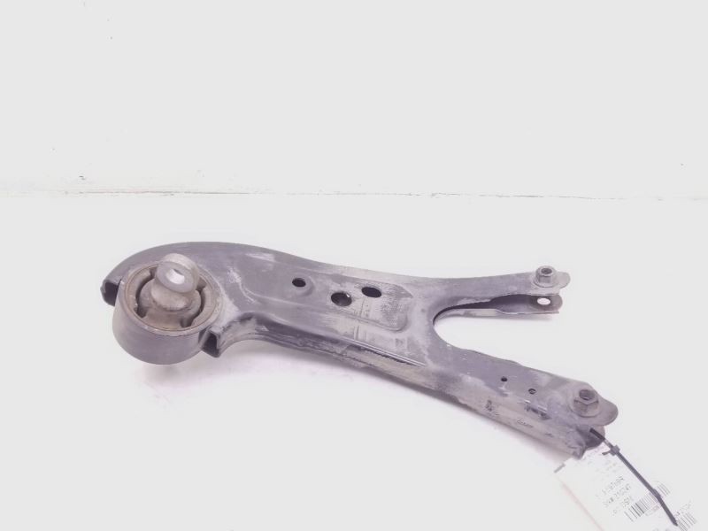 14-18 TOYOTA HIGHLANDER PASSENGER SIDE REAR LOWER CONTROL TRAILING ARM ASSEMBLY
