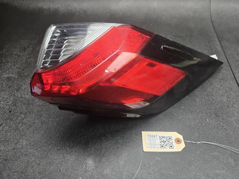 Left Outer Tail Light 2021 Toyota RAV4 81560-0R090 2019 2020 2022 2023 2024 2025