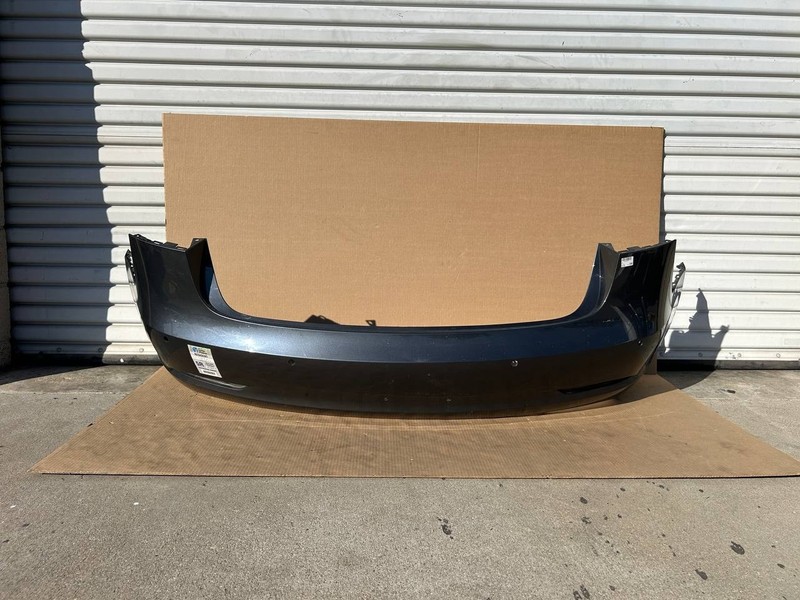 ✅2017-2023 Tesla Model 3 Rear Bumper Cover OEM w/scratch