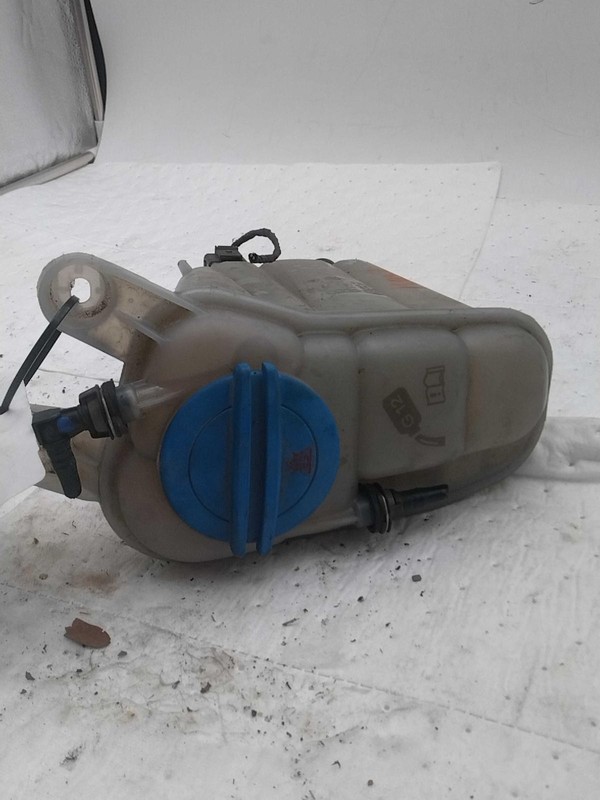 2016 AUDI Q5 Washer Fluid Reservoir OEM Blue 2.0L 127K Miles NJ25-25031-630160