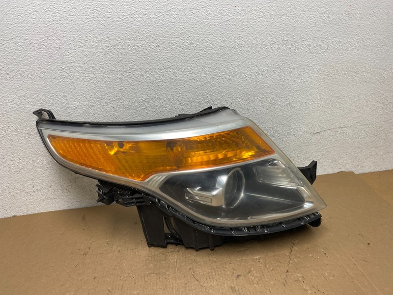 2011 to 2015 Ford Explorer Right Passenger Halogen Headlight Oem AD8087 DW