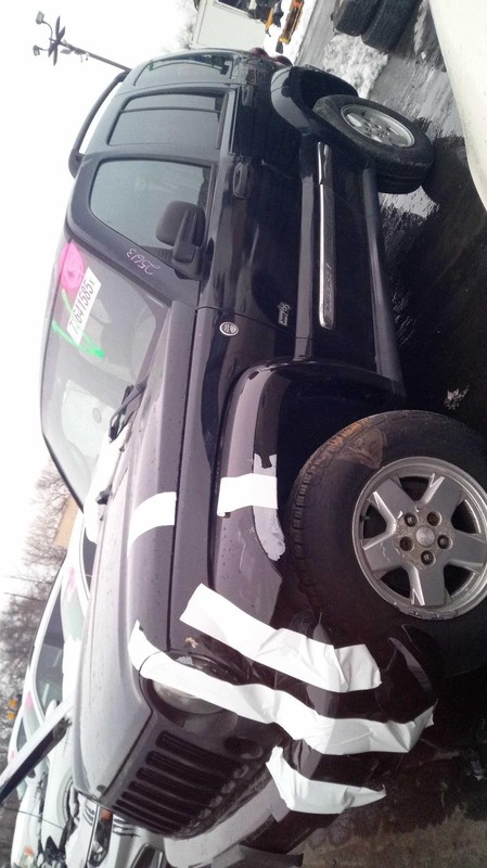 2006-2007 Jeep Liberty Front Right Door Glass Black OEM 110233 152K Miles