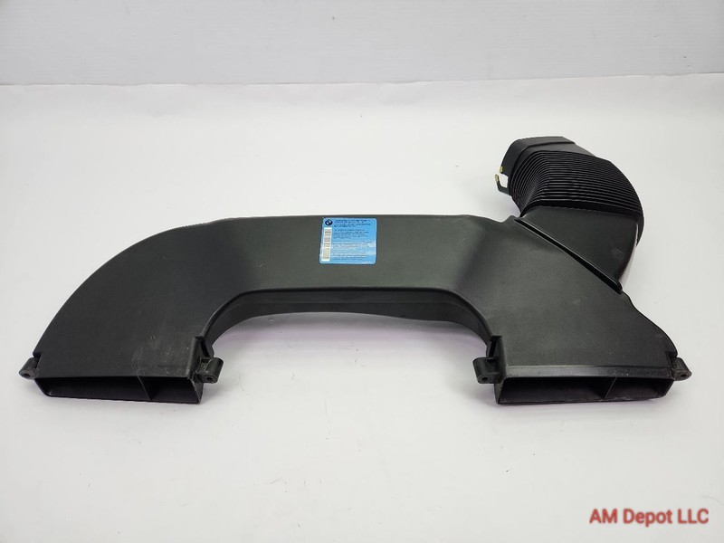 2009 BMW 135i 128i E82 E88 Air Box Intake Air Duct 13717565281