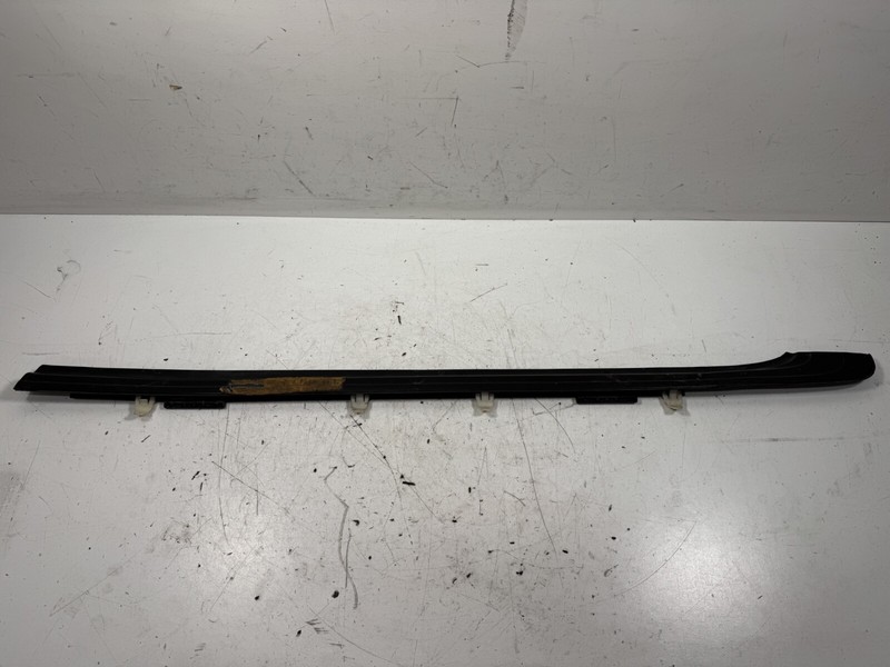 94-01 Acura Integra 4 Door Left Rear Door Belt Molding 72950-ST8-J01 OEM