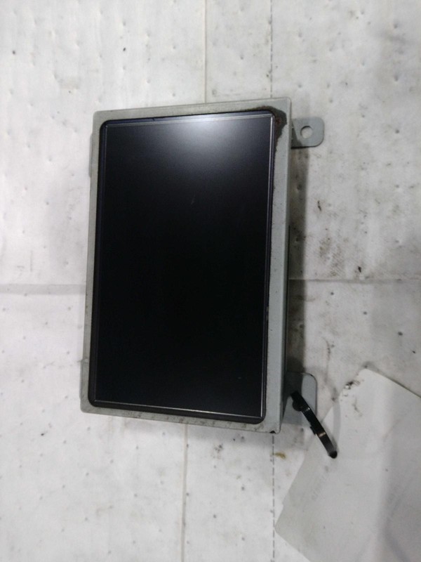 Used Front Center Infotainment Display fits: 2013 Gmc Terrain dash upper opt UEU