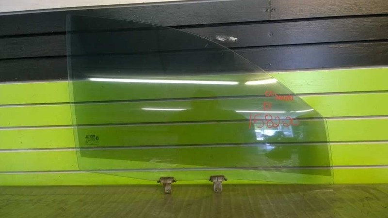 00 HYUNDAI SONATA GL SDN PASSENGER RIGHT FRONT WINDOW DOOR GLASS OEM 1582-20