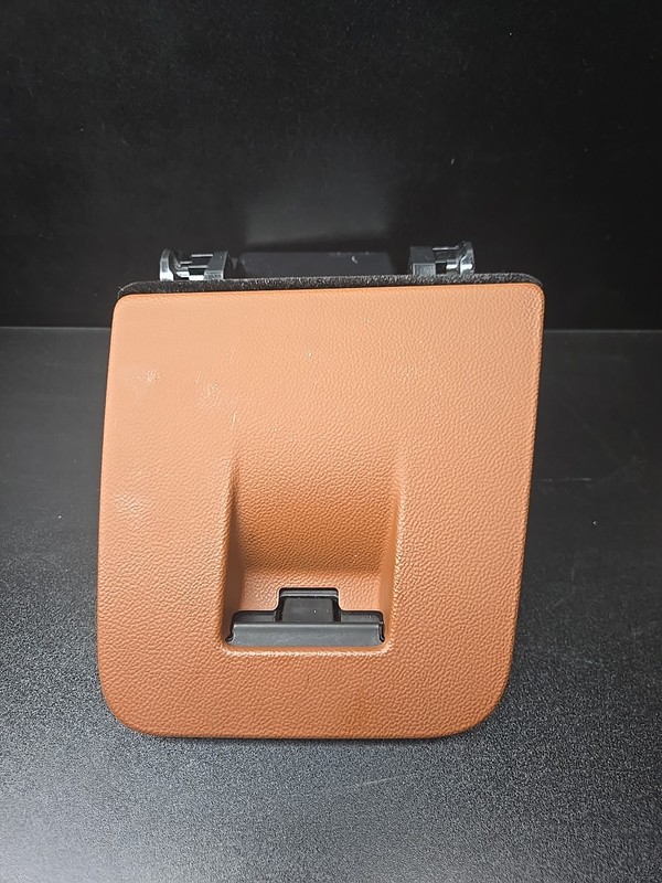 2017-2021 ALFA ROMEO GIULIA FRONT DASH COMPARTMENT STORAGE COIN TRAY BOX OEM