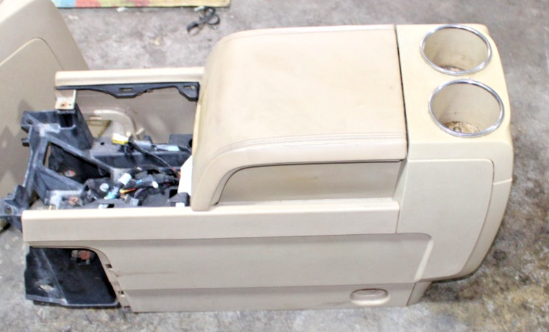 2007-2014 LINCOLN NAVIGATOR FRONT CENTER CONSOLE OEM TAN.