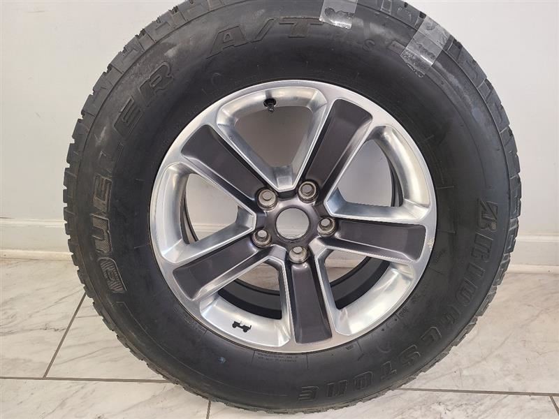 Wheel 18x7-1/2 5 Spoke Polished With Painted Spokes Fits 18-23 WRANGLER 578666