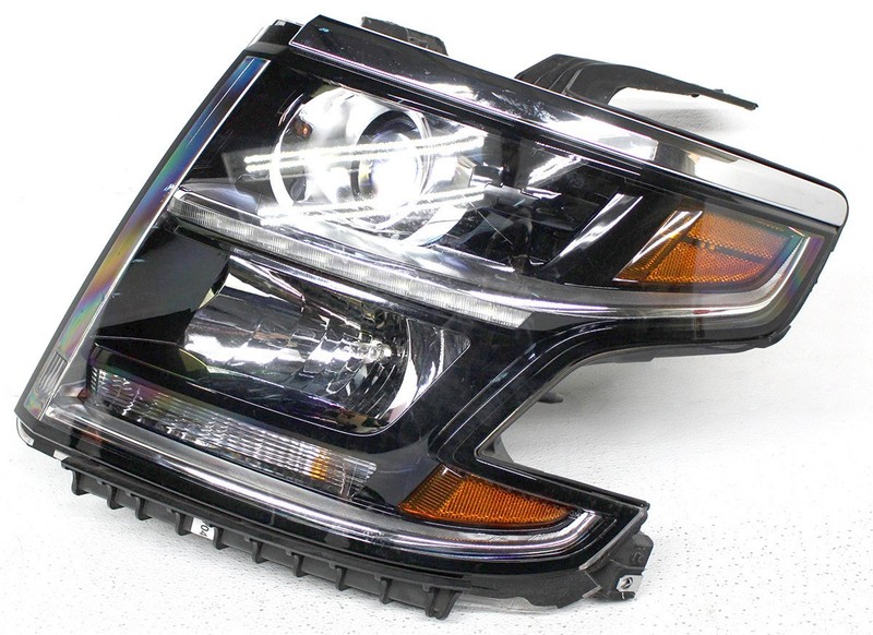 OEM Left Driver Side Halogen Headlamp For Suburban, Tahoe Tab Missing