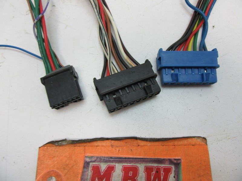 WIRE PLUG CONNECTOR OFF CONVERTIBLE TOP CONTROL MODULE COMPUTER ECM ECU SOFT TOP