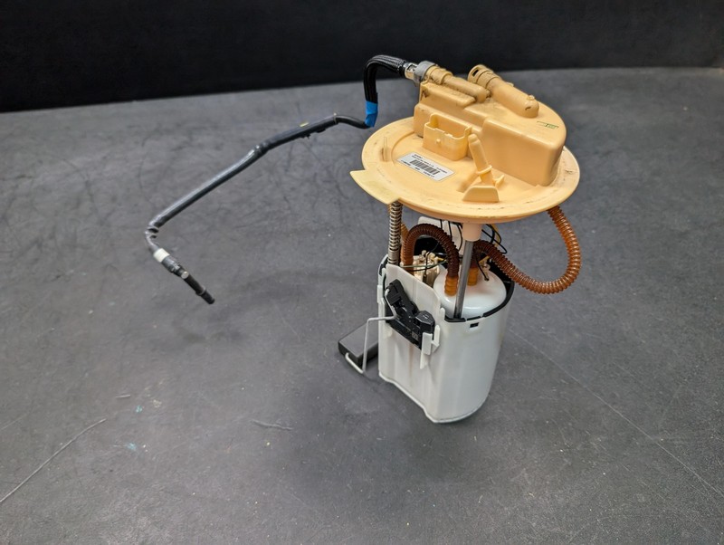 Fuel Pump 2017 Volvo S60 31372884 2014 2015 2016 2018