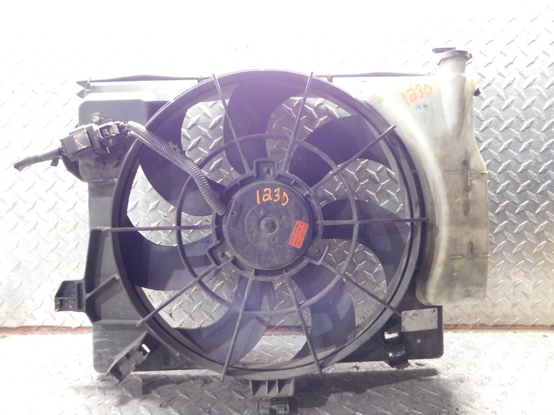 2012-2014 HYUNDAI ACCENT ENGINE COOLING FAN ASSEMBLY W/ AC US MARKET