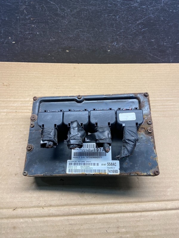 2007 Chrysler Town Country Caravan 3.8L Engine Control ECU P05187558AC AE4724 DW