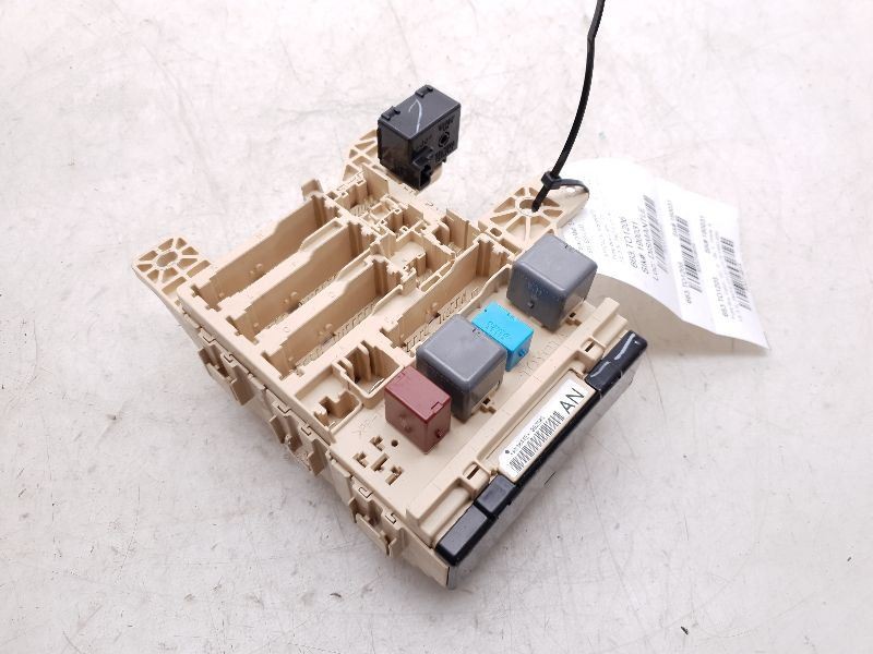 06 TOYOTA SIENNA LE 3.3L CABIN FUSE BOX 3MZFE