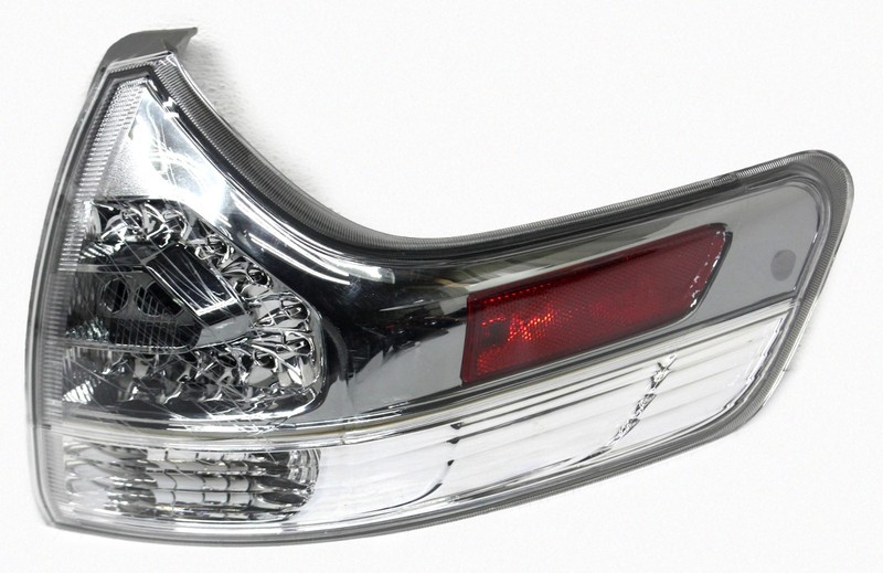 OEM Right Passenger Side LED Tail Lamp For Toyota Sienna SE 81550-08040