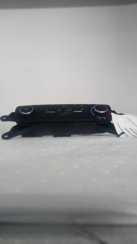 Used A/C Selector Switch fits: 2021 Ford Transit connect manual temperature cont