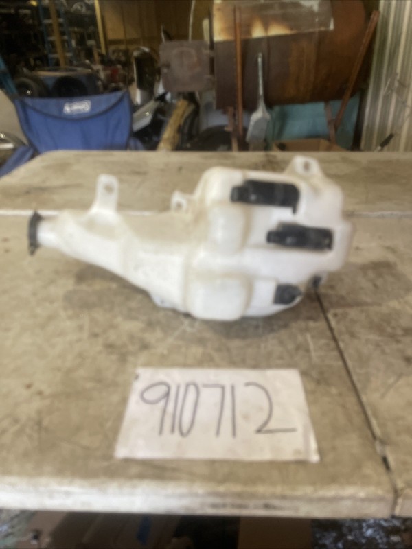 04-09 Cadillac SRX Wash Reservoir Without Headlamp Washers364770