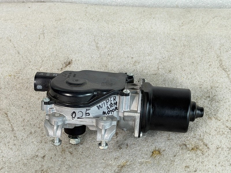2025 Nissan Altima Front Windshield Wiper Motor OEM 29K Miles