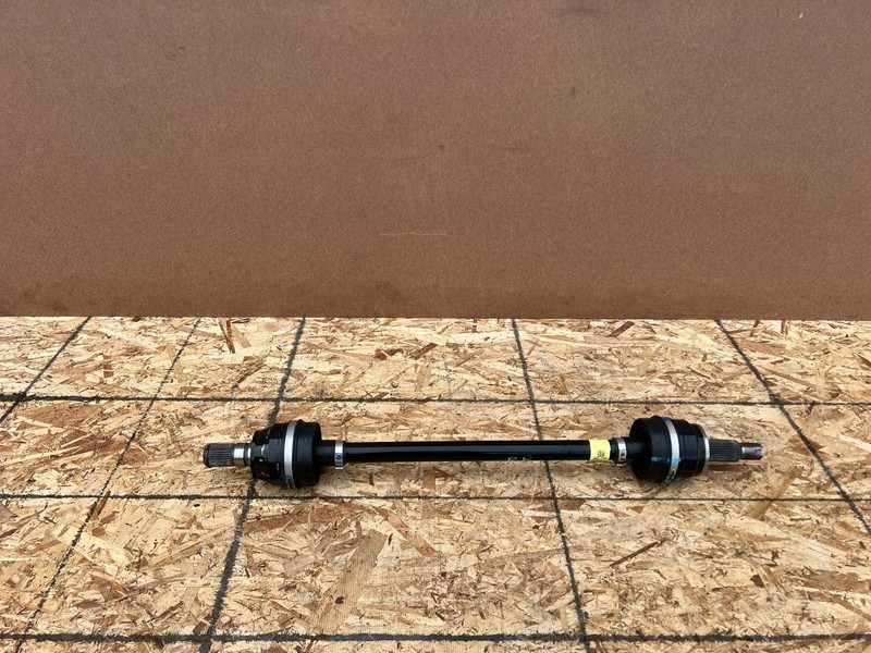 GENESIS GV70 ELECTRIFIED 23-26 OEM REAR RIGHT PASSENGER AXLE SHAFT AWD