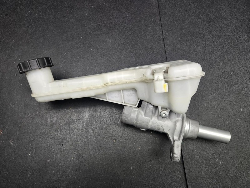 Brake Master Cylinder w/ Reservoir 2018 Ford Fusion HG9Z-2140-C 2017 2019