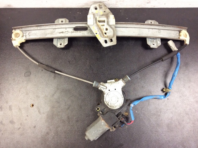 96 97 98 99 00 Civic 4DR Left Front Door Window Regulator Assy Power Used OEM